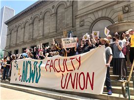 Non-Tenured Faculty at the School of the Art Institute of Chicago Hold Rally in Support of Union Push
