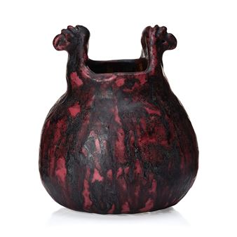 A  vase - Ragnhild Godenius