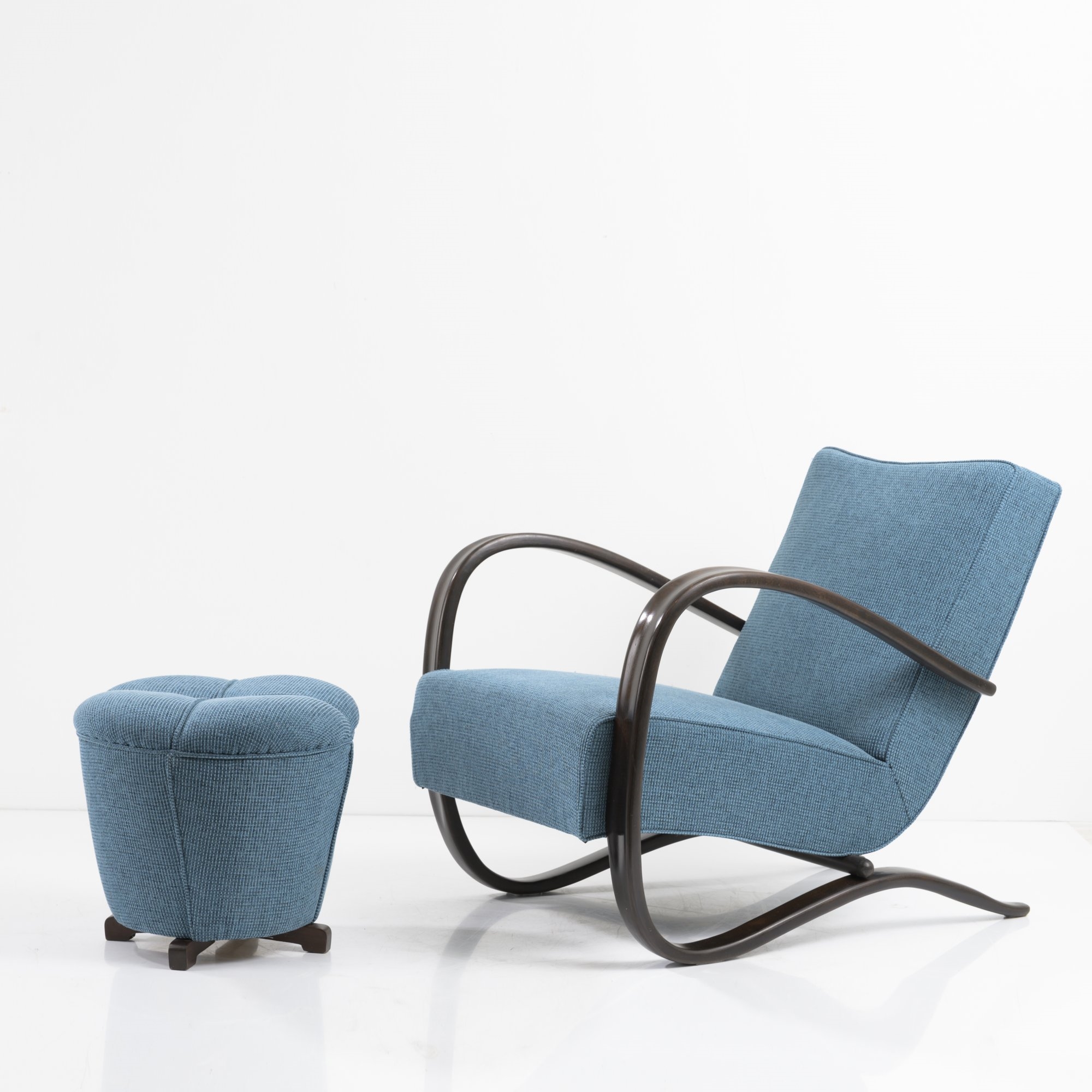 Artwork by Jindrich Halabala, 2 'H 269' easy chairs and ottoman, Made of black, grey