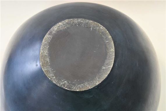 Nicholas Rena | A large sculptural vessel | MutualArt