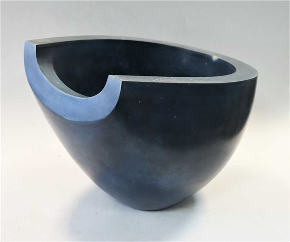 Nicholas Rena | A large sculptural vessel | MutualArt