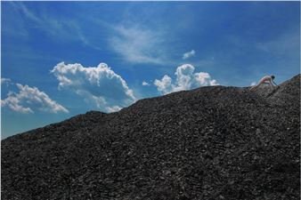 Buy Art and Design to Support Ukraine: The Sales and Auctions Happening Now