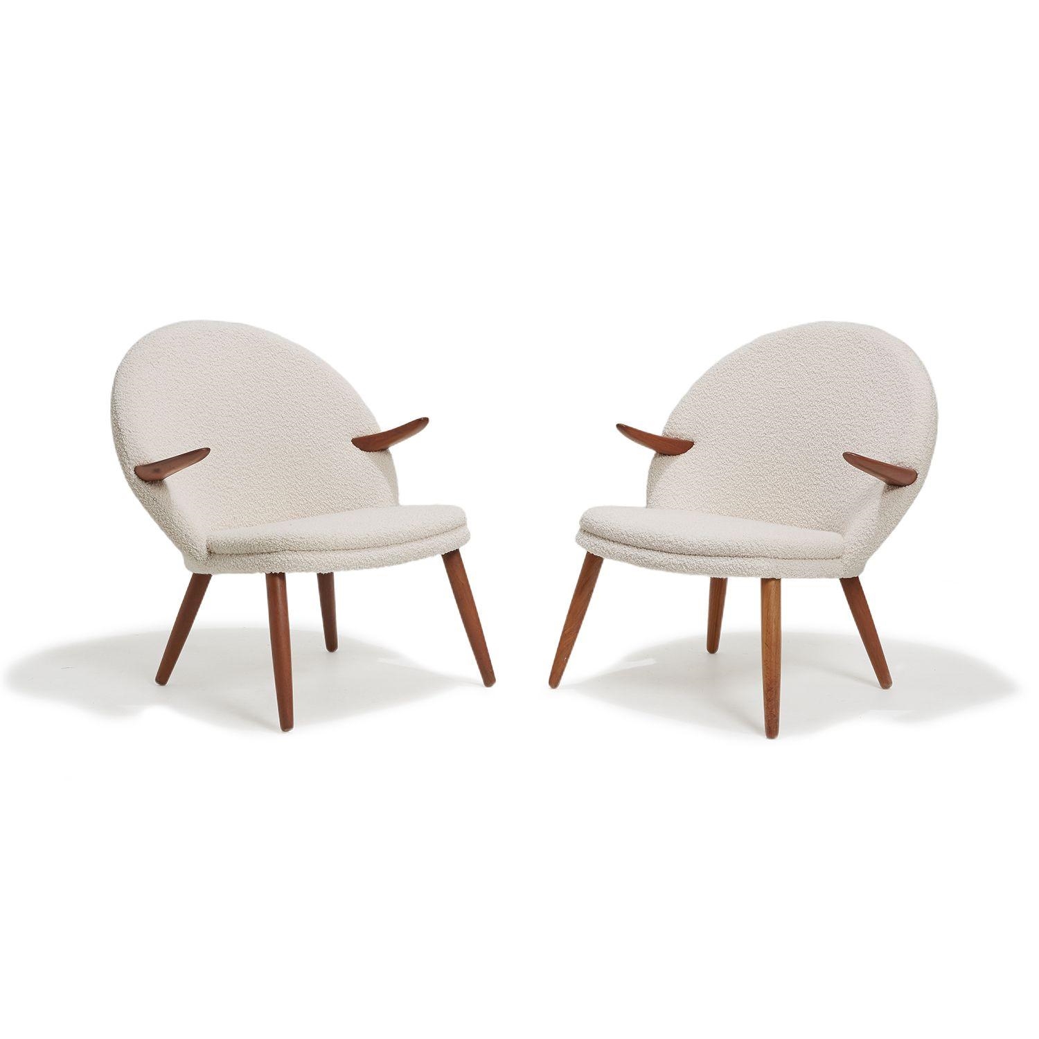 Artwork by Svend Aage Eriksen, Paire de fauteuils dit "Pingouin", Made of teak, beige wool
