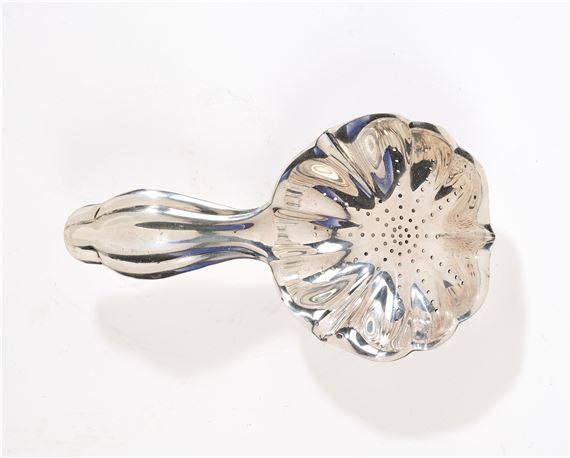 A tea strainer by Otto Prutscher, after May 1922