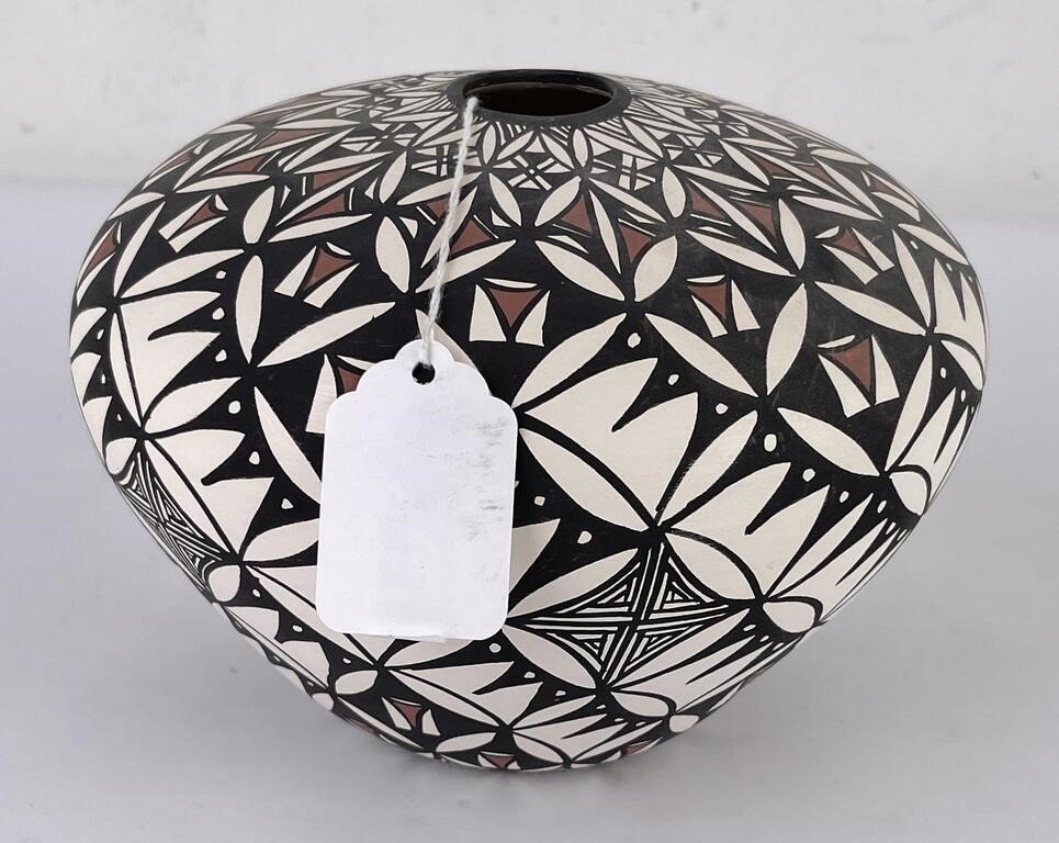 Artwork by Miranda Leno, Pot Vase, Made of Pottery