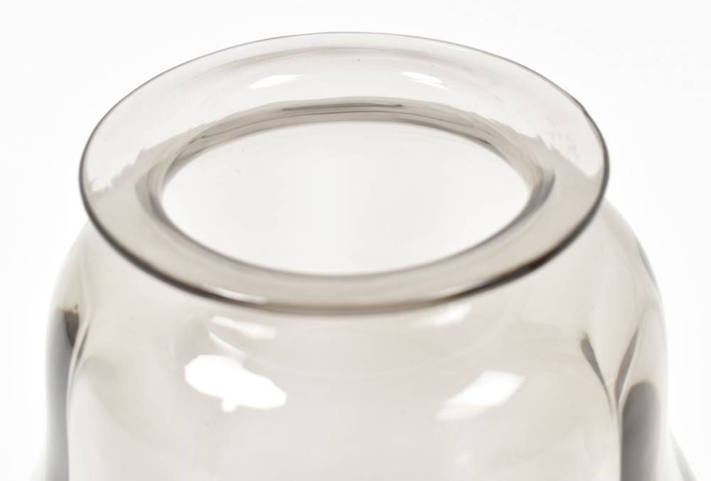 Artwork by Willem Jacob Rozendaal, Grey-purple vase; Trompet vase, Made of decoration