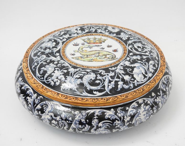 Artwork by Ulysse Besnard, Round polychrome earthenware bonbonniere decorated with the crowned salamander housed in a medallion and on a black background, Made of polychrome earthenware