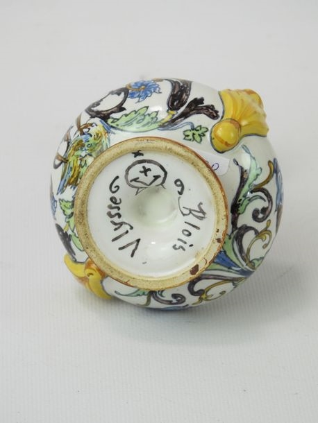 Artwork by Ulysse Besnard, Small earthenware vase of ovoid form on pedestal with high soliflore neck decorated with two polychrome birds on white background, Made of earthenware