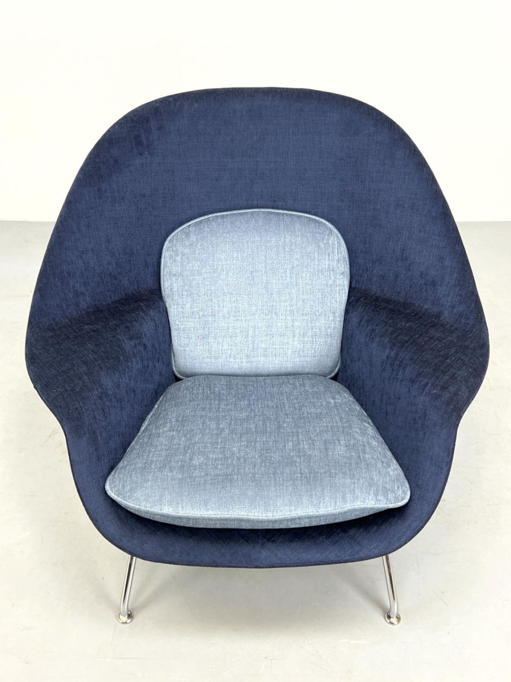Eero Saarinen Knoll Womb Lounge Chair MutualArt