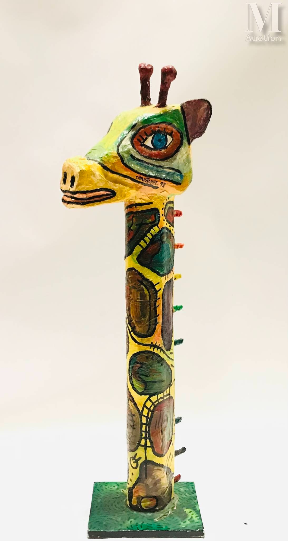 Artwork by Christophe, Totem à la tête de girafe, Made of Paper mache and gouache