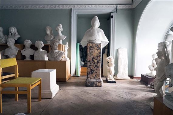 Wijnanda Deroo: Behind the Walls of the Hermitage - Deborah Bell Photographs