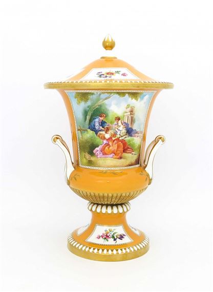 A large Campana urn vase and cover - R.A. Shufflebotham