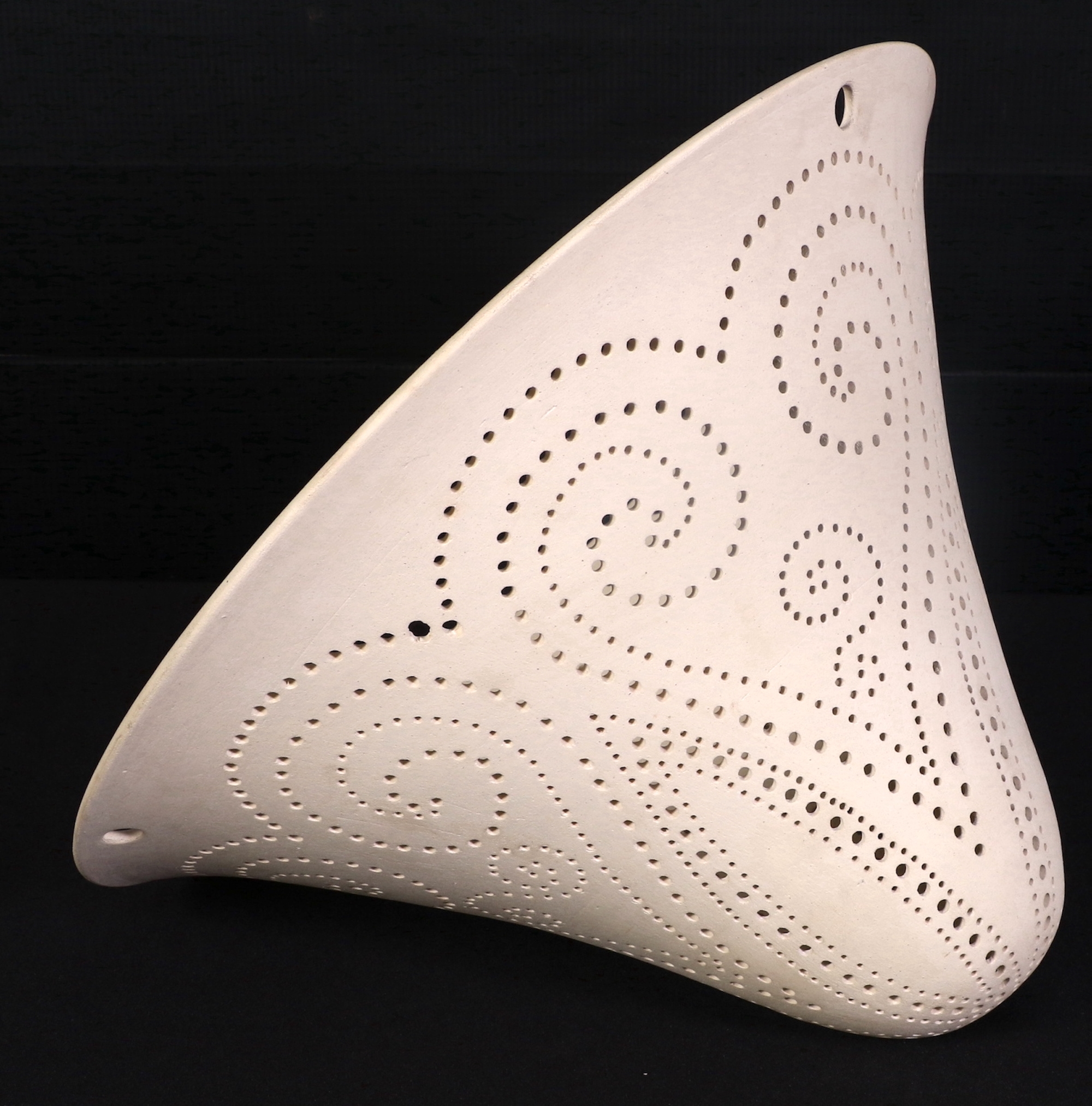 Artwork by Loren Kaplan, LIGHT 2, Made of ceramic
