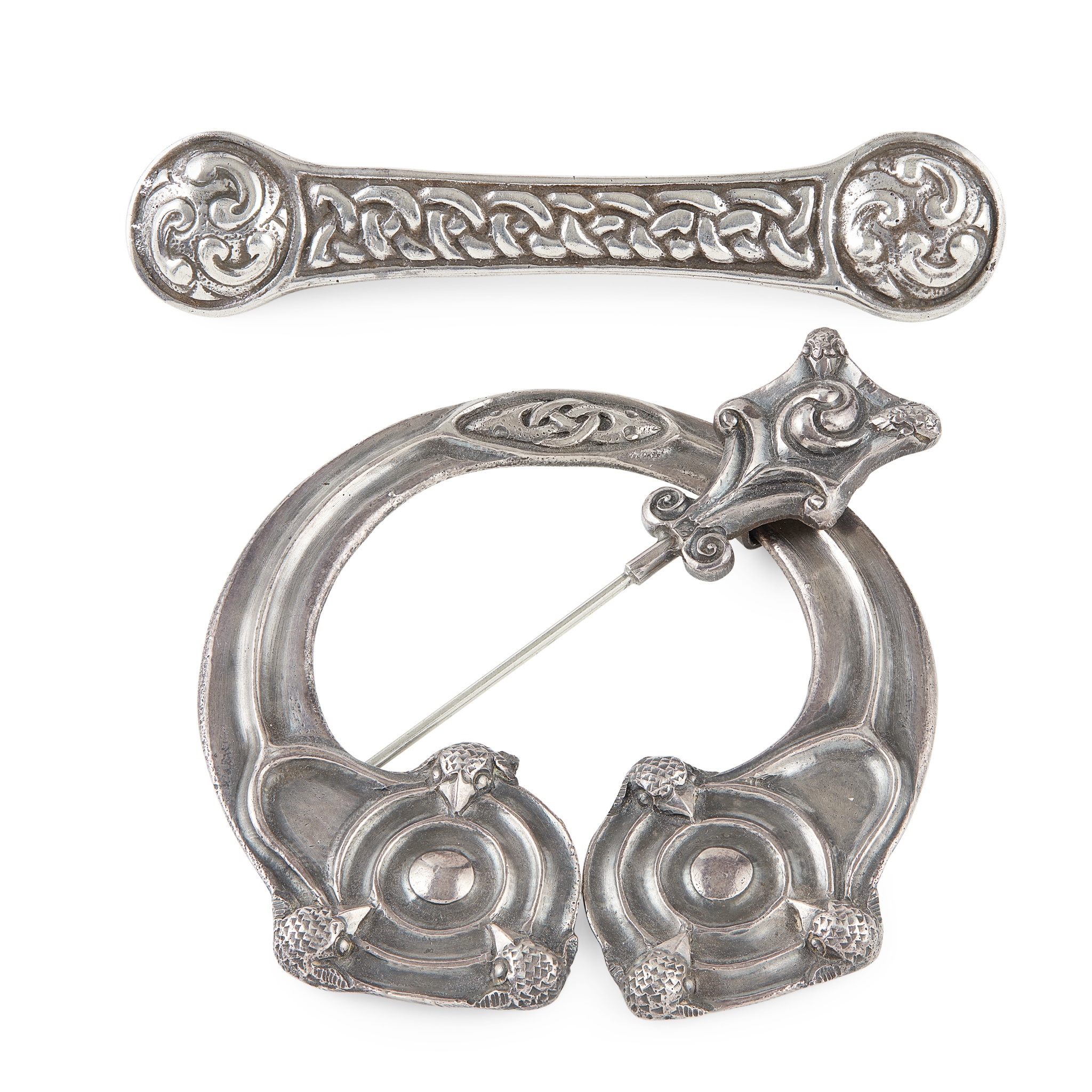 Alexander Ritchie | A SCOTTISH PROVINCIAL BAR BROOCH (1911) | MutualArt