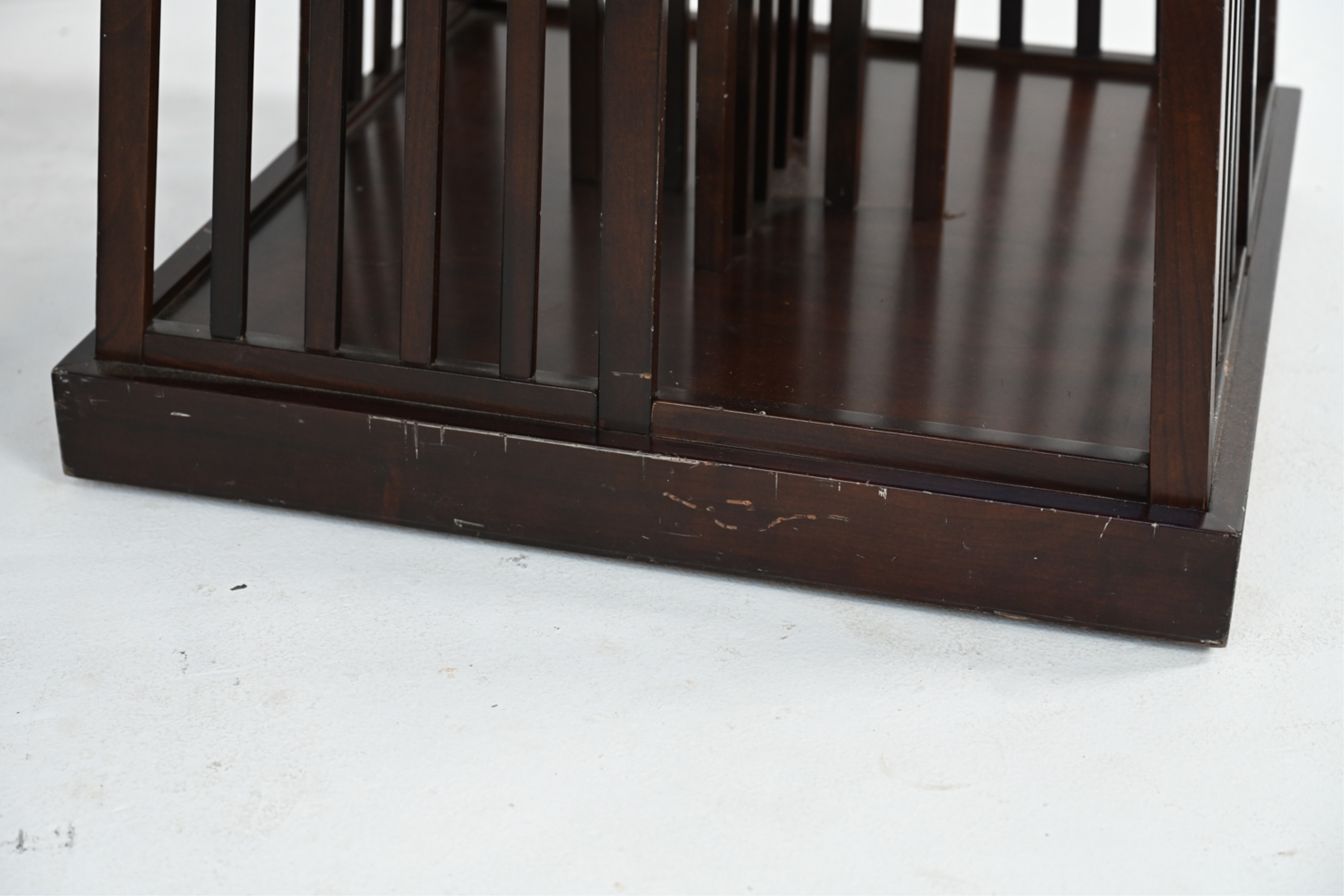 Artwork by Alexis de la Falaise, Pyramide, Made of wood