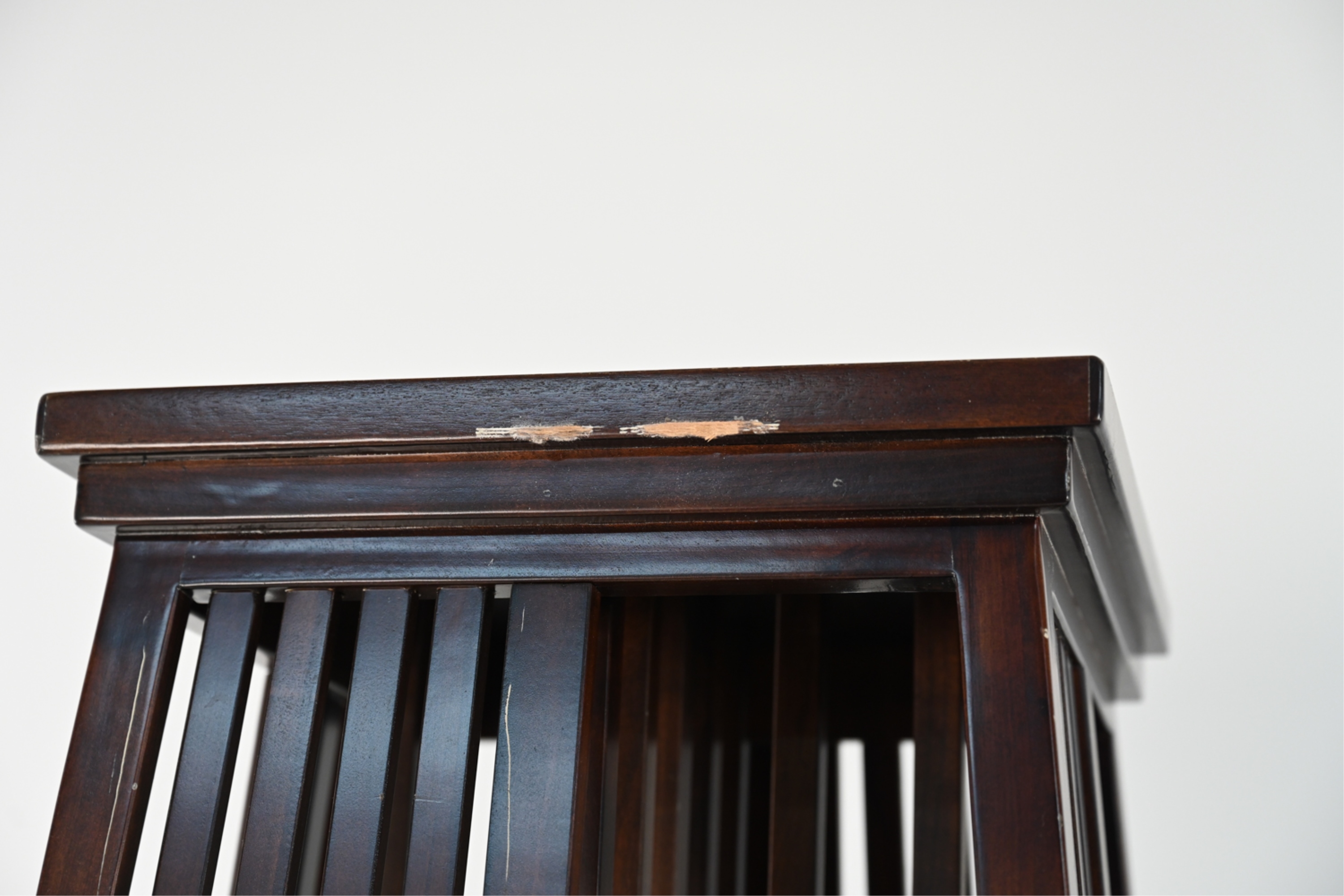 Artwork by Alexis de la Falaise, Pyramide, Made of wood