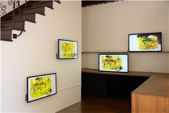 Sarah Szczesny: Sarah Loses Out (You Ought to be in Pictures) - O-Town House