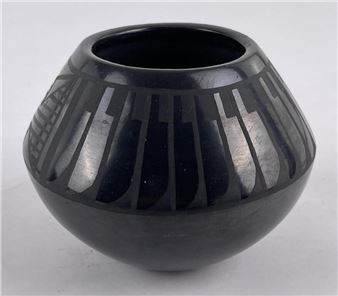 Indian  Pot Angelita Sanchez - Angelita Sanchez