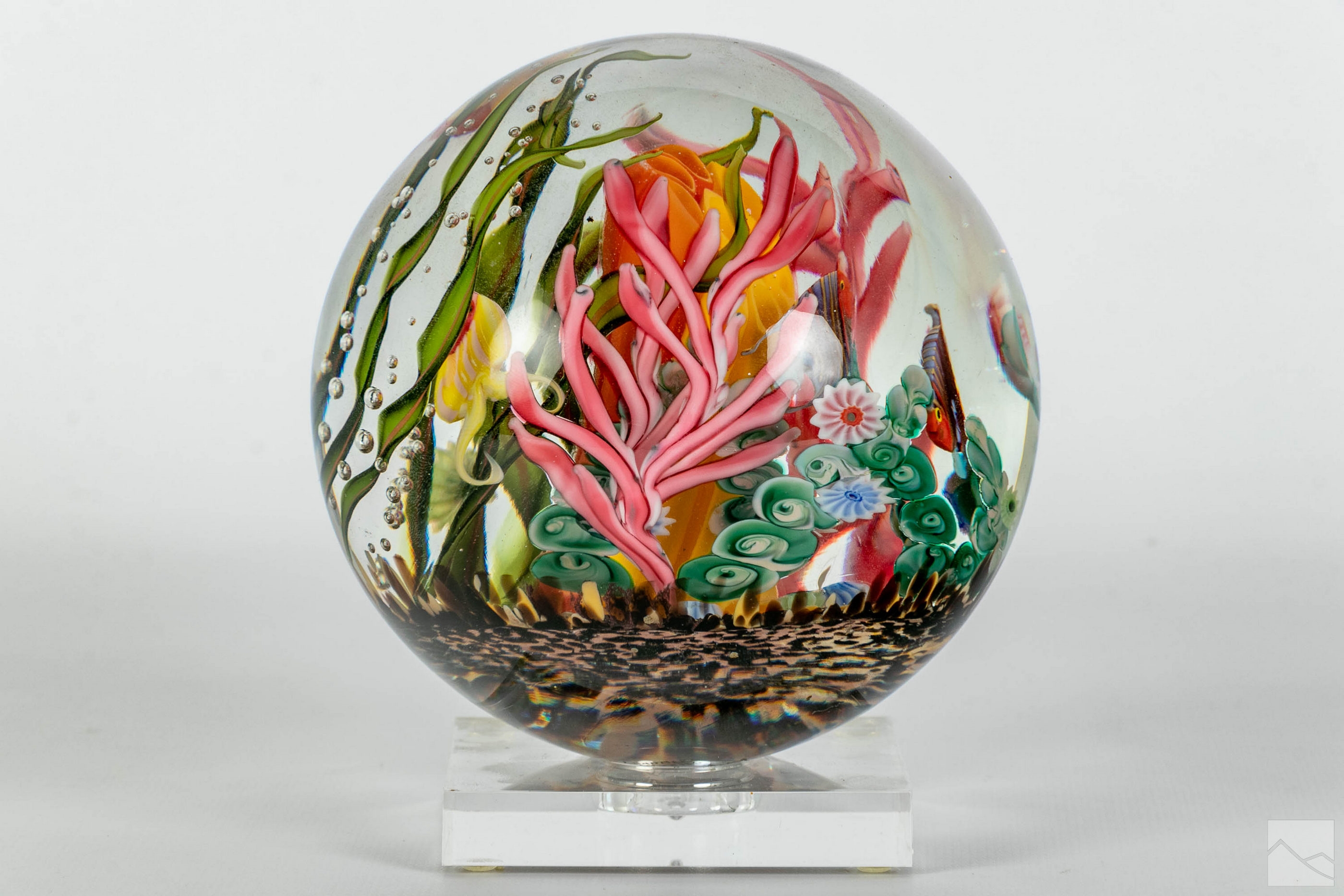 Steven Lundberg Paperweight statue depicting marine life (1993