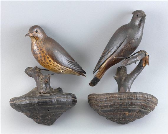 PAIR OF CARVED SONGBIRDS ATTRIBUTED TO EDWARD DOANE - Edward Doane