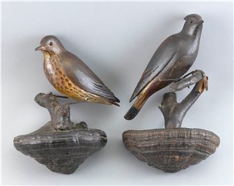 PAIR OF CARVED SONGBIRDS ATTRIBUTED TO EDWARD DOANE - Edward Doane