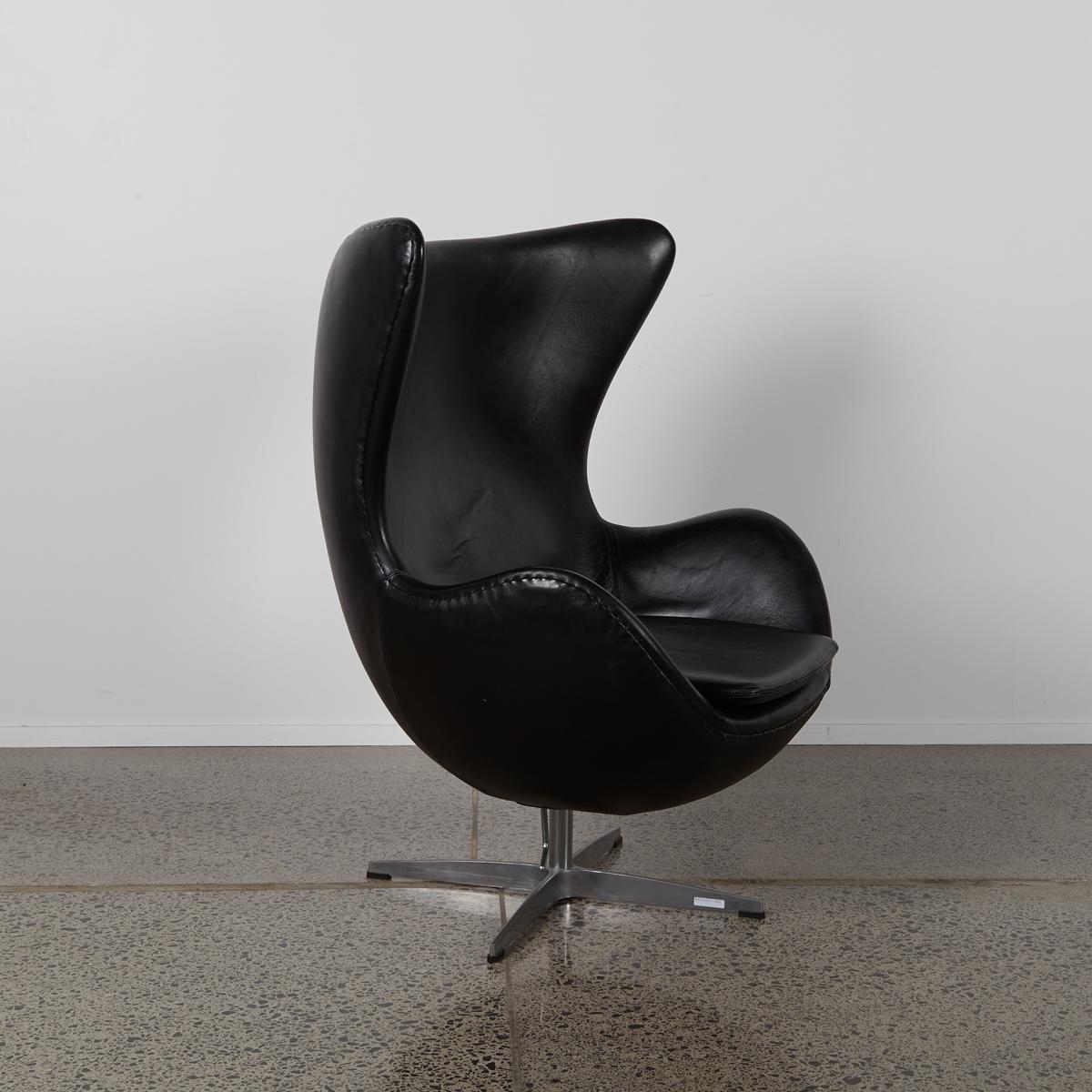 Arne Jacobsen A Black Arne Jacobsen style Egg Chair MutualArt