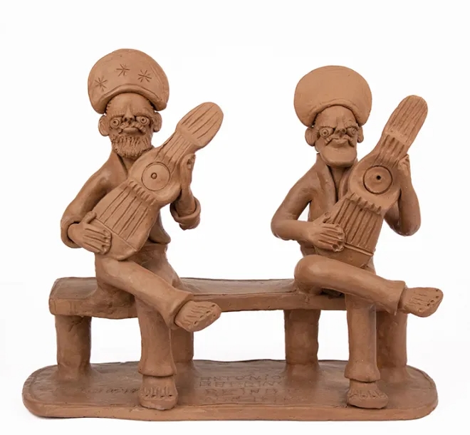 Artwork by Antônio Galdino, Violeiros, Made of clay baked in oven