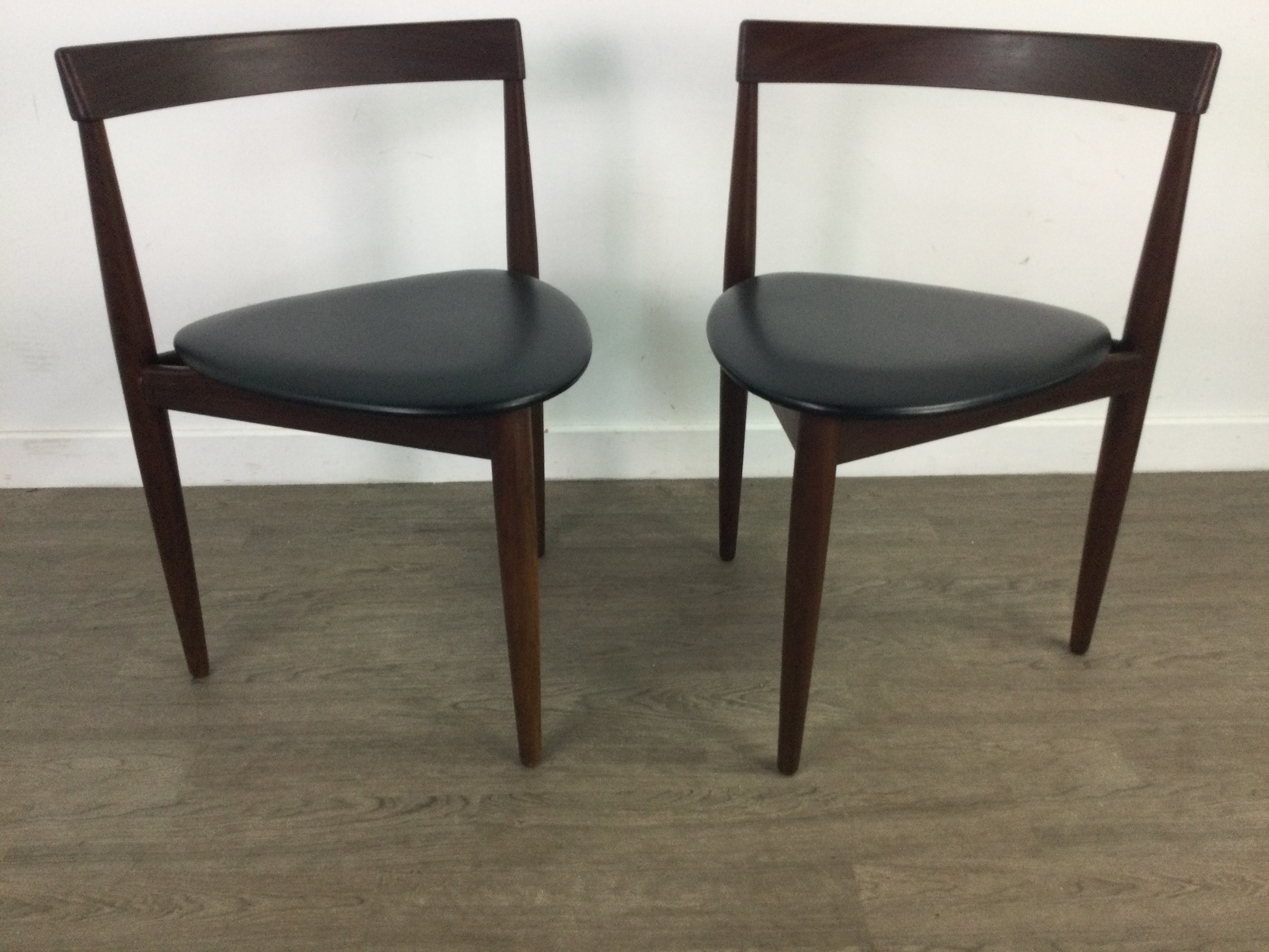 Hans Olsen | DANISH TEAK DINING TABLE AND FOUR CHAIRS | MutualArt
