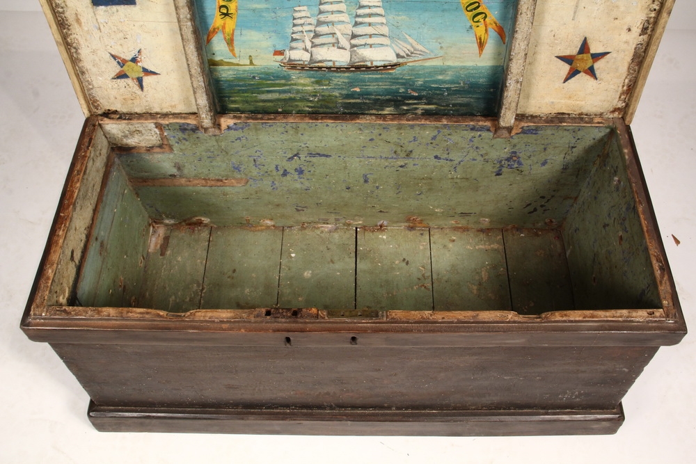 E. Davies BRITISH SEA CHEST Sailor Made Chest with inside of lid