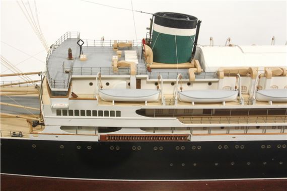 Santa Rosa | CASED SHIP MODEL - Builder's Waterline Model (1932 ...