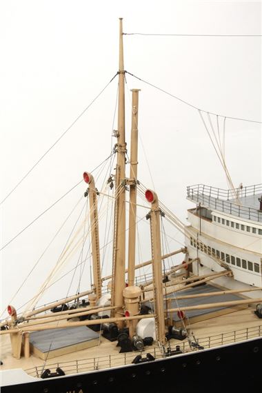 Santa Rosa | CASED SHIP MODEL - Builder's Waterline Model (1932 ...