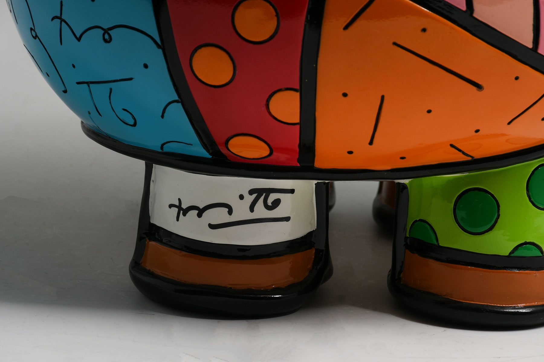 Romero Britto | ''Royalty'' | MutualArt