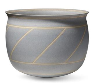 A large, circular stoneware bowl - Alev Ebuzziya Siesbye