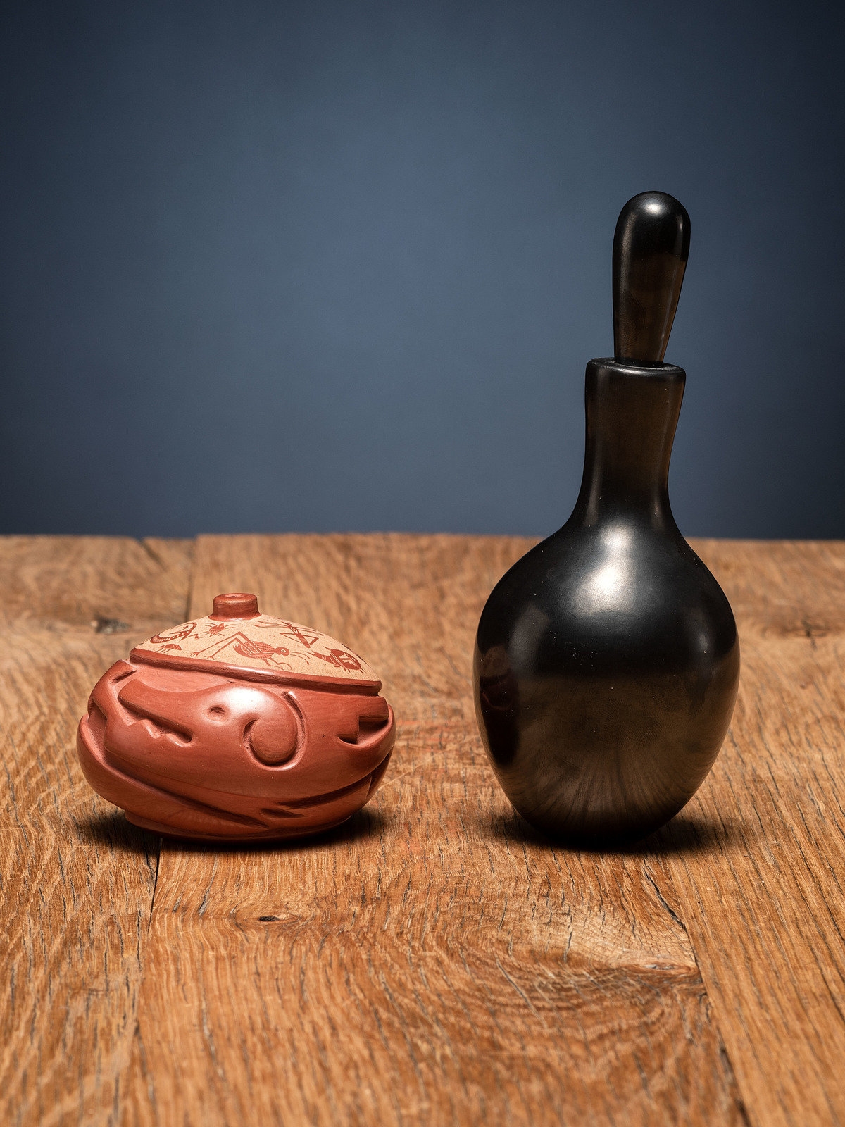 Grace Medicine Flower Sgraffito Pottery Perfume Container and Seed