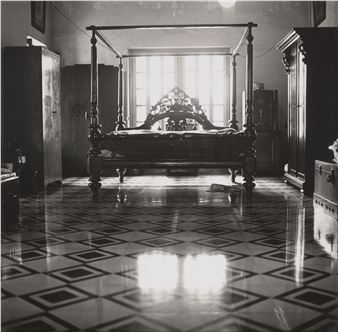 Sati Guptoo’s Bed, Calcutta - Dayanita Singh