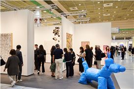 See Highlights from the Inaugural Frieze Seoul Art Fair