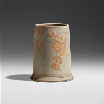 Fine cabinet vase with sycamore - Linna Irelan