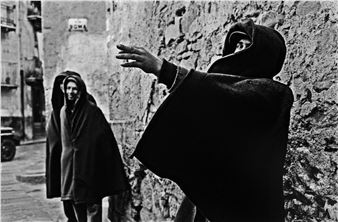 Ferdinando Scianna | 112 Artworks at Auction | MutualArt