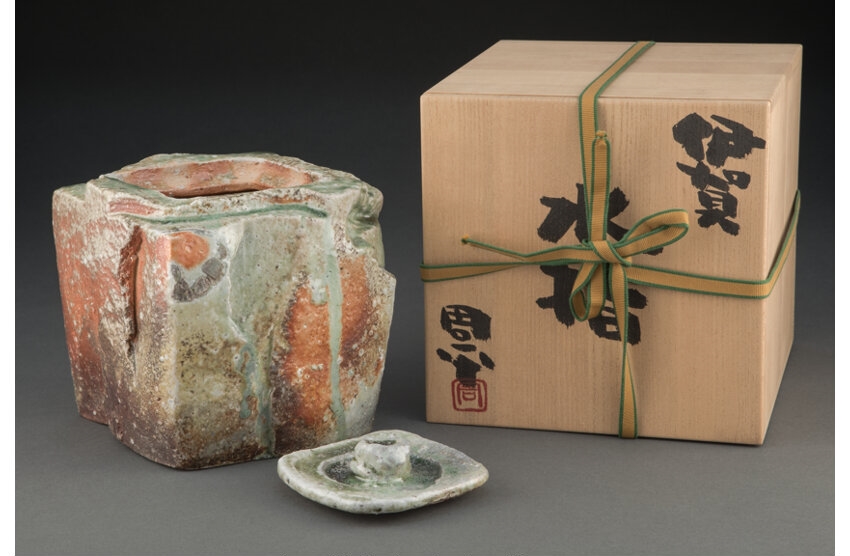 Artwork by Shuhei Fujioka, Iga Mizusashi, Made of Glazed stoneware