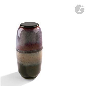 Vase with black lid - Denis Goudenhooft