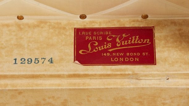 Louis Vuitton, Small mail trunk (Circa 1910)