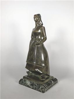 Woman with kerchief. - Nito Marquez