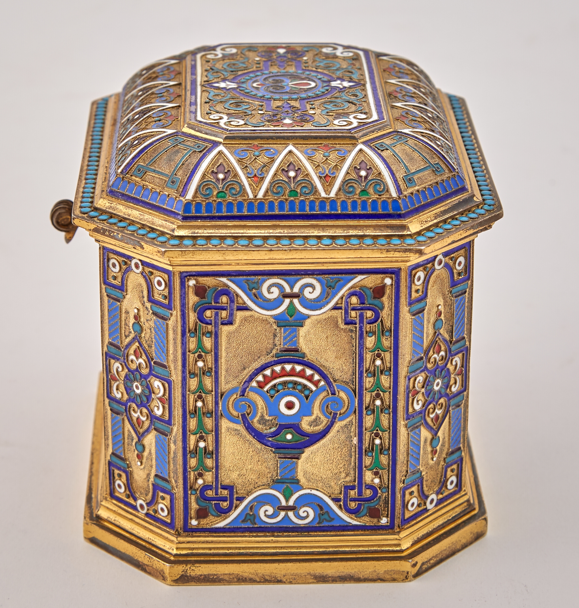 Antip Kuzmichev | Covered Box | MutualArt