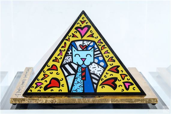 Romero Britto | Romero Britto b.1963 Pop Art Pyramid Statue & Case ...