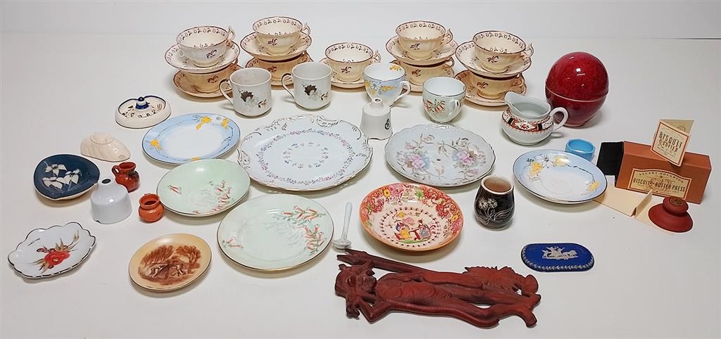 Royal Doulton | A large collection of mixed sundries of varying ...