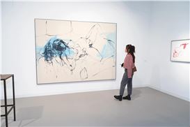 Weak Pound Boosts British Artists’ Sales During Frieze London