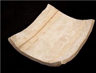 textured shino glazed curved plate - Hidehisa Moroyose