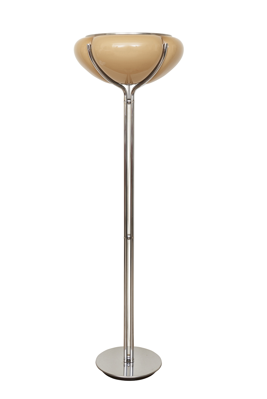 Artwork by Harvey Guzzini, Quadrifoglio Floor Lamp, Made of Metal, polished chrome