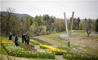 In Stockbridge, Standing Still Enough to Savor George Rickey’s Sculpture in Motion