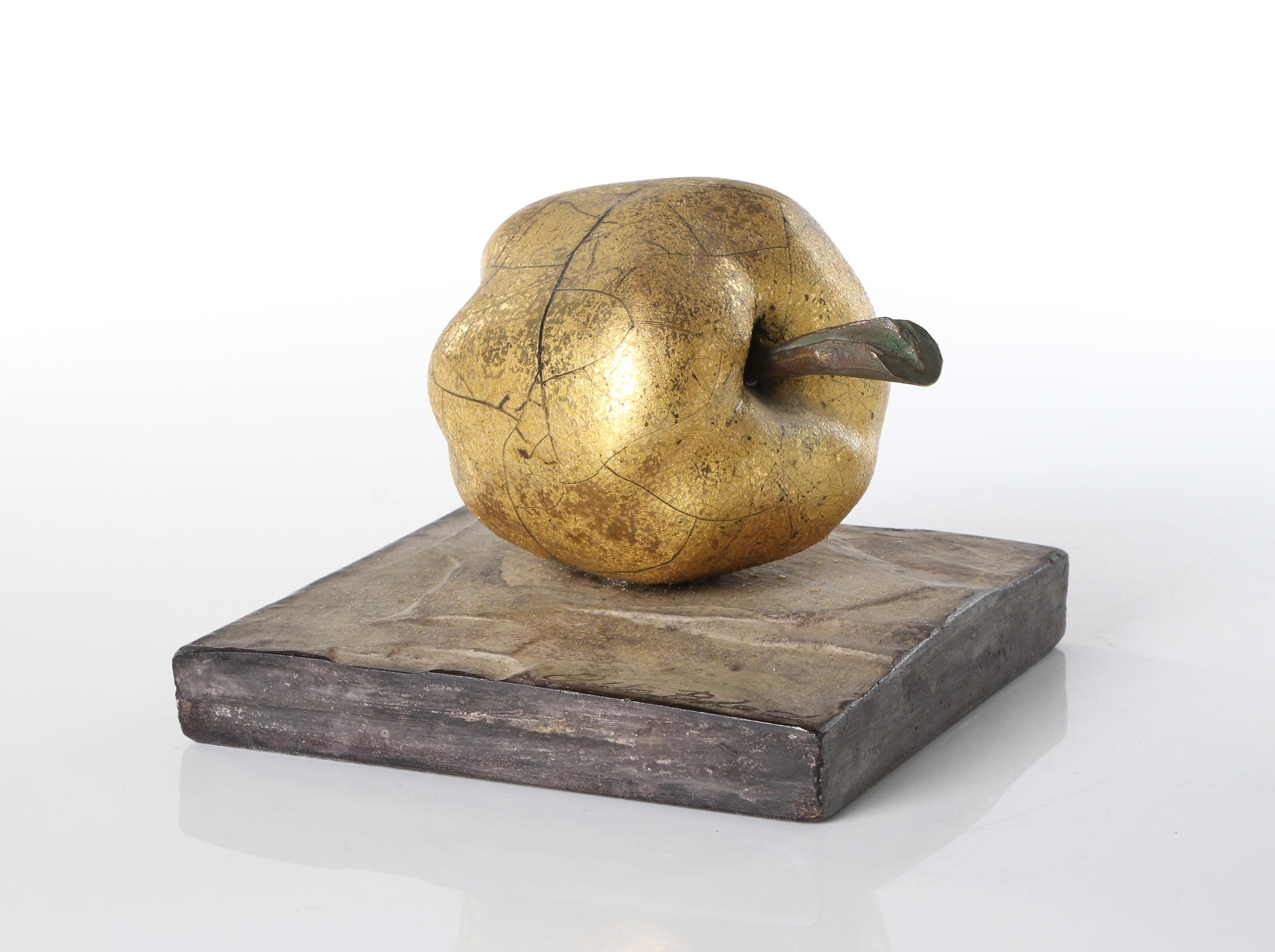Artwork by Olle Blad, Äpple, Made of Casting and bronze